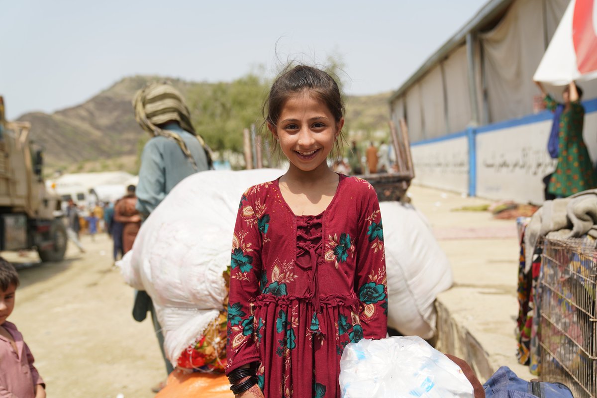 UNHCRAfg's tweet photo. UNHCR is grateful to Italy 🇮🇹 for its generous €2M support for returnees and vulnerable members of host communities in Afghanistan. This vital reintegration support will help reach 20,000+ people, over half of them women and girls. https://t.co/Dn832MSmuO