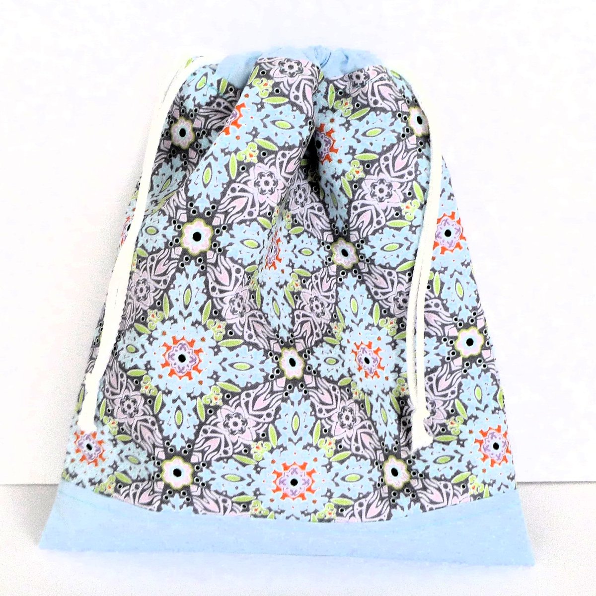 daisychcraftsuk's tweet image. daisychaincraftsukgb.etsy.com/listing/157999…
Handmade drawstring bag.
Gift Bag
Book Bag
Storage Bag
#books #drawstring #etsygifts #giftideas #handmade #giftbag #reusable