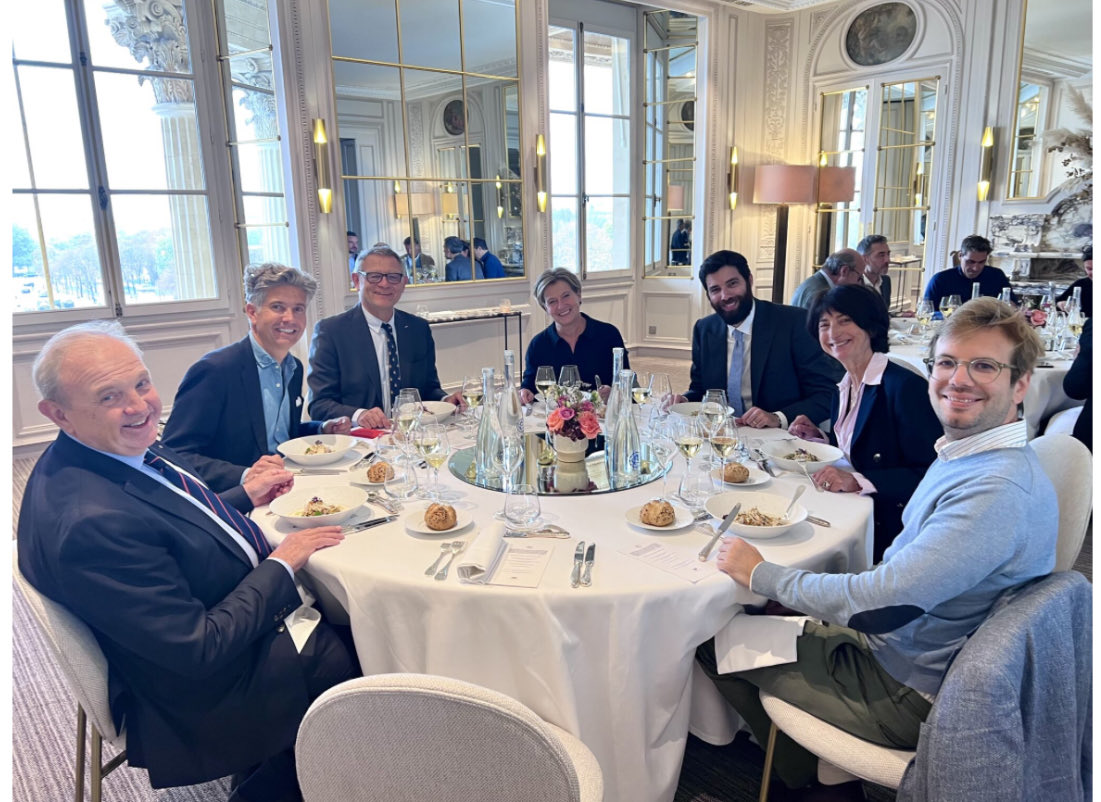 erikbielderman's tweet photo. Dans le secret d’un jury automobile.

#AutomobileAwards.

Chronique à retrouver également sur 

https://t.co/XaePfeyBuu

Pour voter :

https://t.co/R4OorDn5P1 https://t.co/dDlaK9n4v8