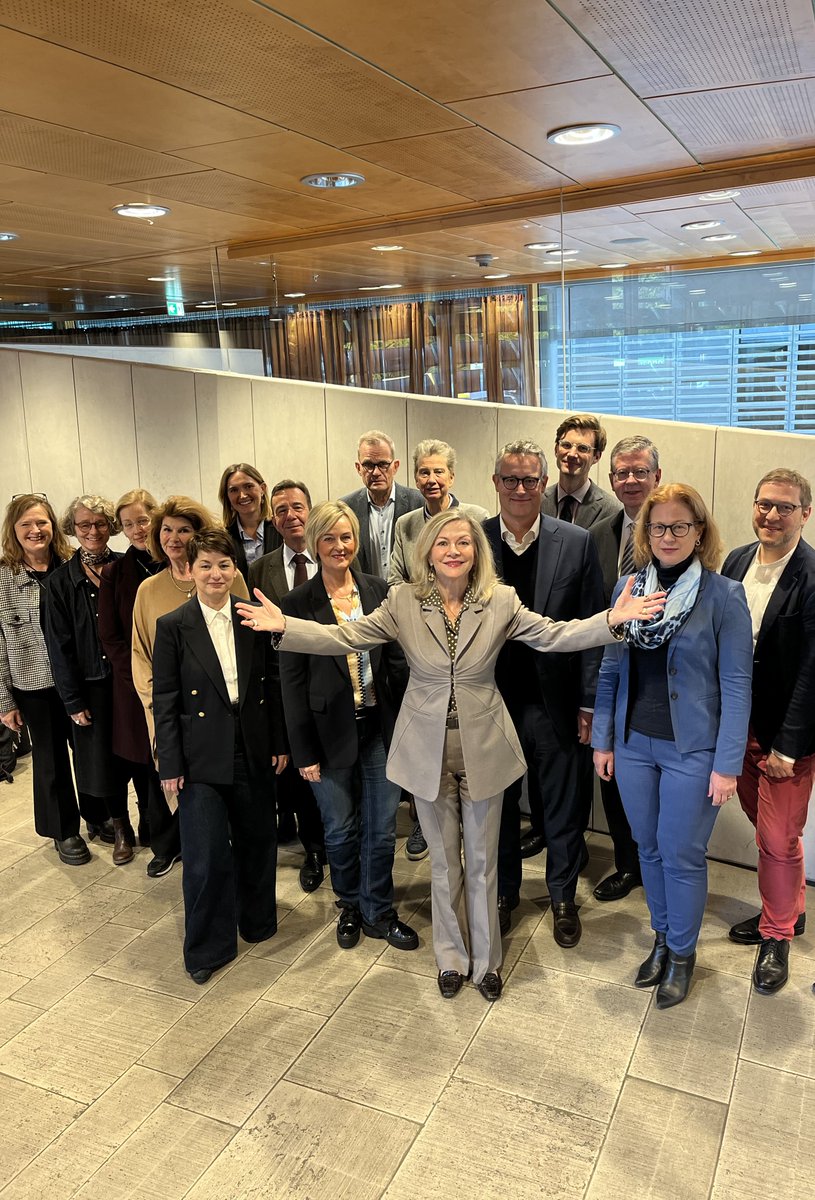 🇸🇪 in 🇩🇪 vertreten - das tun unsere Konsulate in den Bundesländern. Beim Besuch der Honorarkonsuln wurden Themen der bilateralen Zusammenarbeit besprochen. Die Konsulate leisten einen tollen Beitrag zur Förderung der Beziehung beider Länder. Tack så mycket für diesen Einsatz!