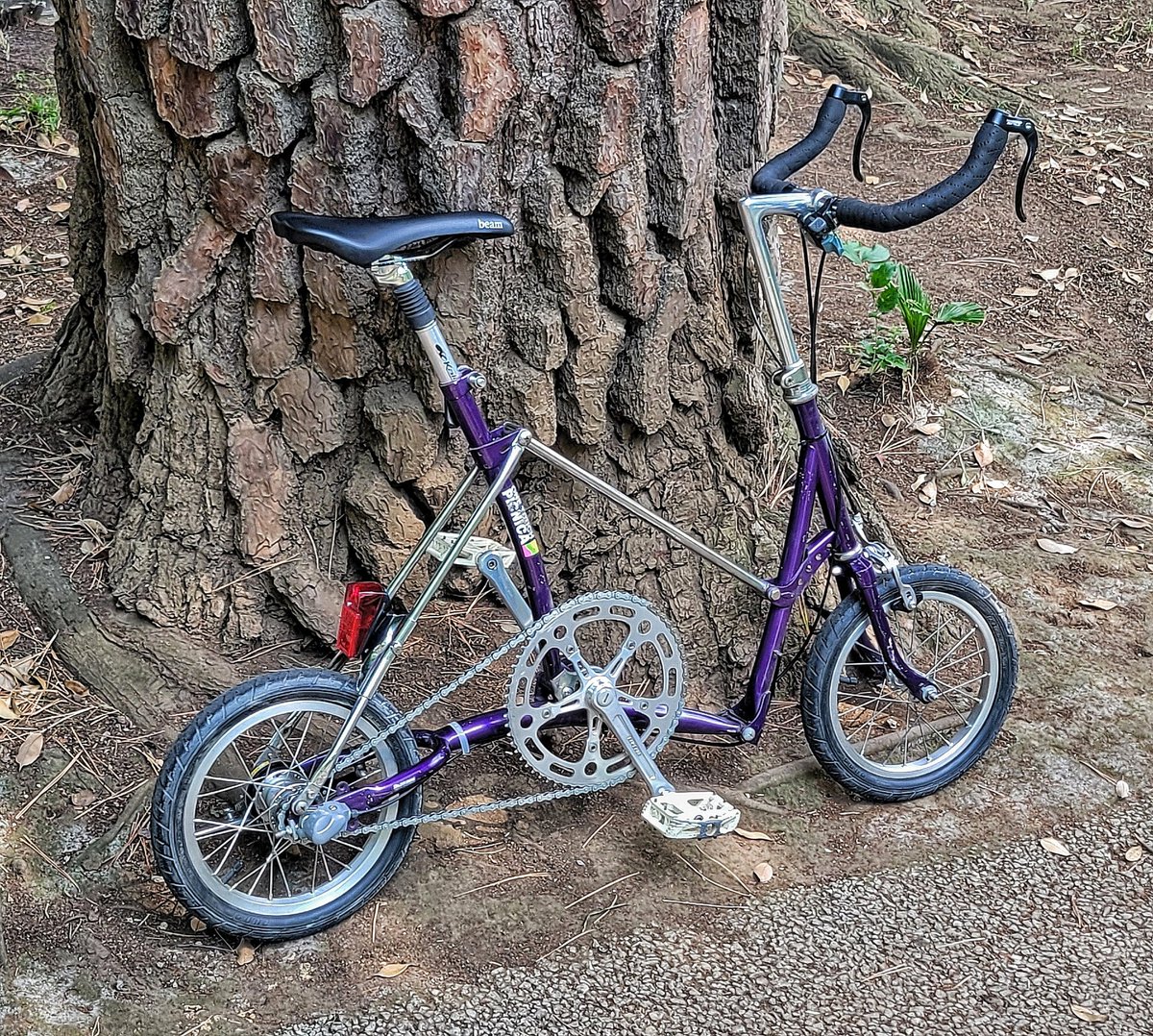 なんと韓国からアオバ自転車店に感化されて、ワンタッチピクニカやトラベゾーンを入手＆改造する人が。

カッコいいイラストまで描いてくれて本当に嬉しいな。

最近の【高速ピクニカ】ご存知かなー。