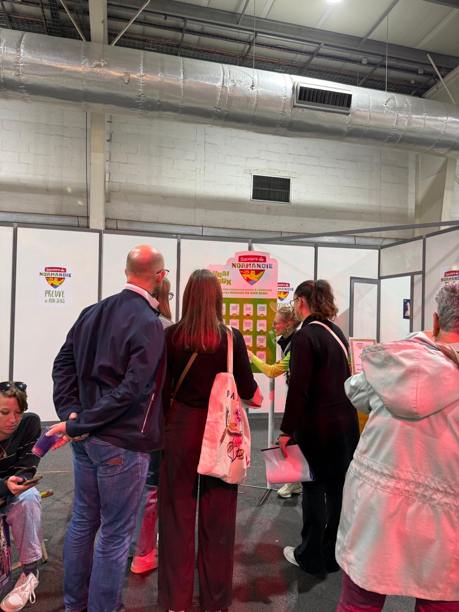 SaveursDeNdie's tweet photo. #FÊNO2025 : fierté &amp; savoir-faire normand !

Rencontres, dégustations, partage… et une énergie collective incroyable 🙌

Merci aux 38 000 visiteurs, 41 producteurs @SaveursDeNdie, 7 chefs et tous ceux qui font briller notre région.

Rendez-vous en 2026 !

#preuvedebons https://t.co/djP8zDmc5J