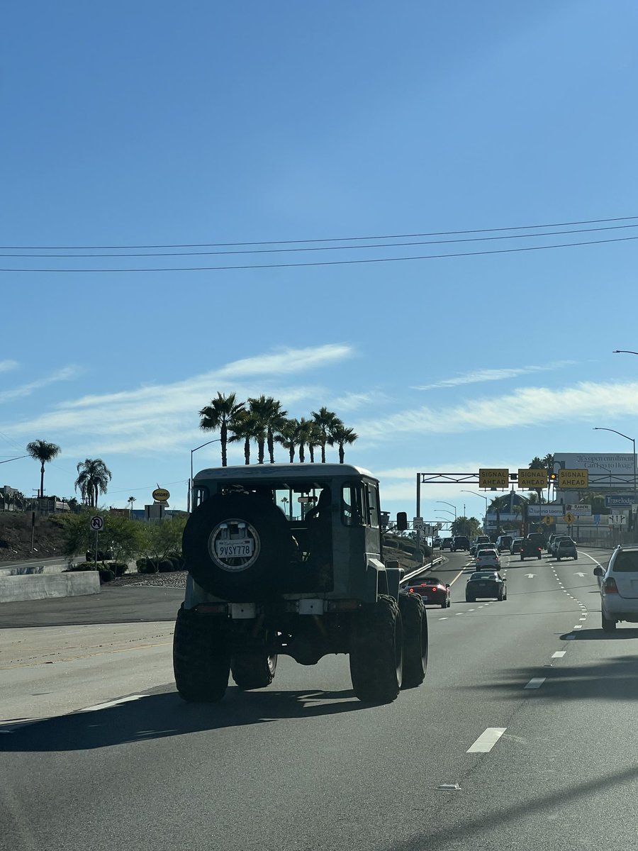 IReeeX's tweet photo. 🚙 https://t.co/ThhMkGFTCt