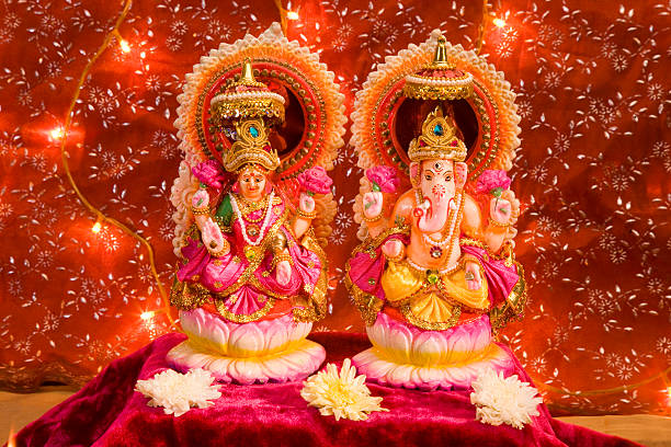 FarziiiEngineer's tweet photo. हिंदू धर्म में आस्था रखने वालों को दीपोत्सव की हार्दिक शुभकामनाएं
माता लक्ष्मी एवं गणेशजी की कृपा सदैव बनी रहे, आरोग्य रहें और समस्त सुख-समृद्धि का आनन्द लें 🛕🪔🎇🎆🧨🥳

बाकी धर्म वालों को हैप्पी दीवाली एवं धर्म में रहकर इसको गुड-इविल-लाइट का फेस्टिवल बताने वालों को BSDK रहेगा https://t.co/AVaD8WbGaY
