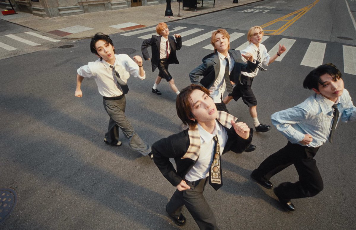 Ticket은 이미 sold out 이건 all gеnre
대사 한 줄에 knock down
Yeah, all day my birthday
Everybody, Hollywood action!

#HOLLYWOODACTION_BND #BND #BOYNEXTDOOR #보이넥스트도어 #BND
#The_Action #TEAM_THE_ACTION #Hollywood_Action