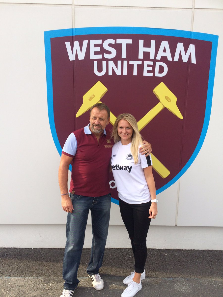 The thought of that one empty seat tonight 💔Please West Ham, of all the games to win. Win this one for my dad tonight ❤️⚒️