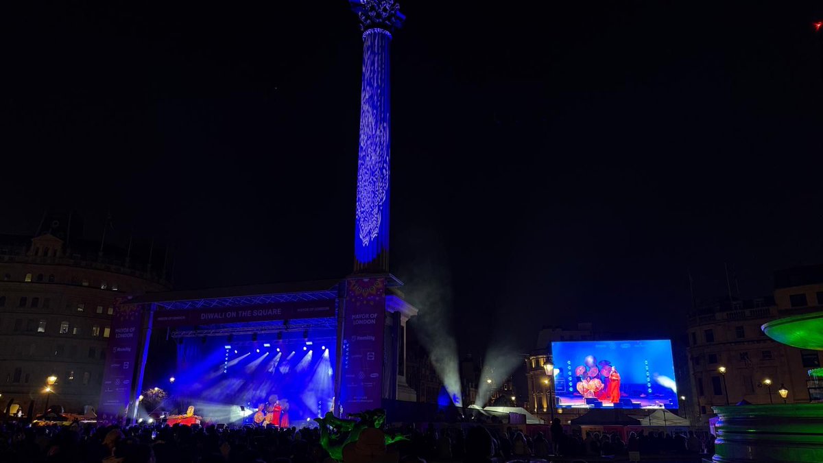 AVMatrix1's tweet image. 🪔🎆🏛️We were delighted to provide a 7x4m LED trailer screen as part of the production team for ‘Diwali on the Square’ 2025.

For details about LED trailer screen hire contact us:

🌐 av-matrix.com/led-screen-hire
☎ 01937 844 320

#Diwali #TrafalgarSquare #LEDscreenhire #EventProfs