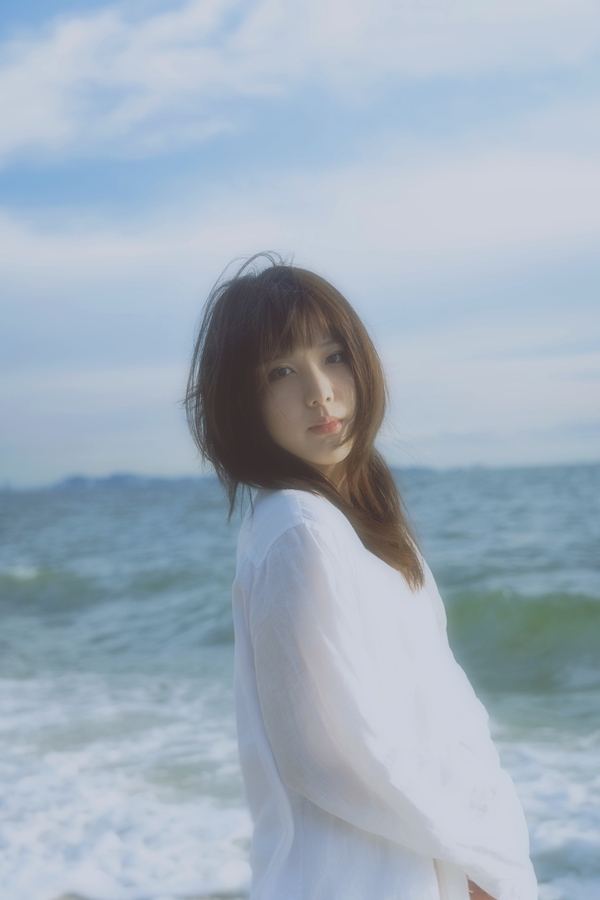 starclustersth's tweet image. “MillieSnow” ปล่อยเพลงใหม่ “เร็วเกินไป (Fading Light)” ส่งถึงใครบางคนที่ยังคงอยู่ในความทรงจำ

#MillieSnow #เร็วเกินไป
#FadingLight
#MILKbkkMusicLabel
#MILKbkk

“MillieSnow” หรือ “มิลลี่ – ศิริชฎา ร่วมฤดีกูล” ศิลปินหญิงและโปรดิวเซอร์รุ่นใหม่มากฝีมือจากค่ายเพลง MILK! BKK Music