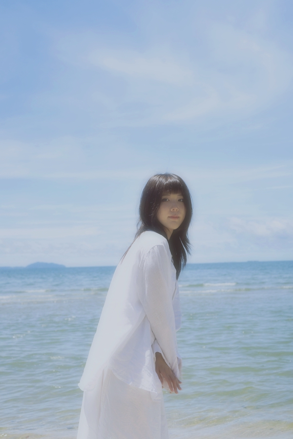 starclustersth's tweet image. “MillieSnow” ปล่อยเพลงใหม่ “เร็วเกินไป (Fading Light)” ส่งถึงใครบางคนที่ยังคงอยู่ในความทรงจำ

#MillieSnow #เร็วเกินไป
#FadingLight
#MILKbkkMusicLabel
#MILKbkk

“MillieSnow” หรือ “มิลลี่ – ศิริชฎา ร่วมฤดีกูล” ศิลปินหญิงและโปรดิวเซอร์รุ่นใหม่มากฝีมือจากค่ายเพลง MILK! BKK Music