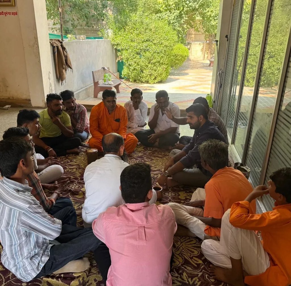 “उम्मीद के दीप जलाओ,खुशियों की राह दिखाओ”…!

📍बाबा गरीबनाथ मंदिर ,माँ डेगराय मंदिर 
<a href="/RavindraBhati__/">Ravindra Singh Bhati</a>