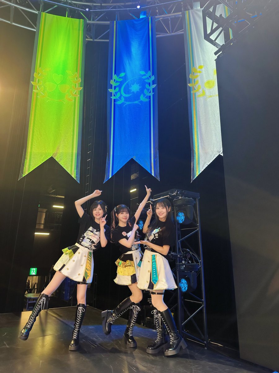 Carin_Official's tweet image. Leo/need✌🏻💫💫💫

楽屋でも気付いたらレオニ3人で
まったりしている時間が多くて(笑)
2人とも優しいしプロフェッショナルだし
すごく居心地がいいんです〜〜〜💛

アンコールでは胸にほなちゃんバッチも🌼
いつの日か4人で…☺️🎶

#プロセカ感謝祭 #プロセカ #レオニ