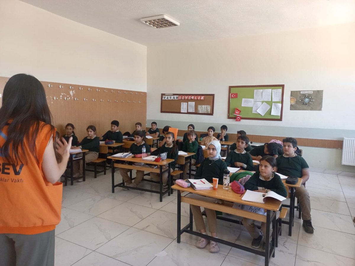 Güzelkuyu İlk/Ortaokulu (@guzelkuyuioo) on Twitter photo ugün okulumuzda LÖSEV'e kapılarımızı açtık! 🌟
Görevlilerimizden lösemiyle mücadele ve LÖSEV'in çalışmaları hakkında önemli bir sunum aldık. Duyarlılığımızı artırdık ve destek olmanın önemini bir kez daha anladık.
Teşekkürler LÖSEV!
<a href="/EyyubiyeMem63/">Eyyübiye İlçe Milli Eğitim Müdürlüğü</a> <a href="/sanliurfammem63/">Şanlıurfa İl Milli Eğitim Müdürlüğü</a> ugün okulumuzda LÖSEV'e kapılarımızı açtık! 🌟
Görevlilerimizden lösemiyle mücadele ve LÖSEV'in çalışmaları hakkında önemli bir sunum aldık. Duyarlılığımızı artırdık ve destek olmanın önemini bir kez daha anladık.
Teşekkürler LÖSEV!
<a href="/EyyubiyeMem63/">Eyyübiye İlçe Milli Eğitim Müdürlüğü</a> <a href="/sanliurfammem63/">Şanlıurfa İl Milli Eğitim Müdürlüğü</a>