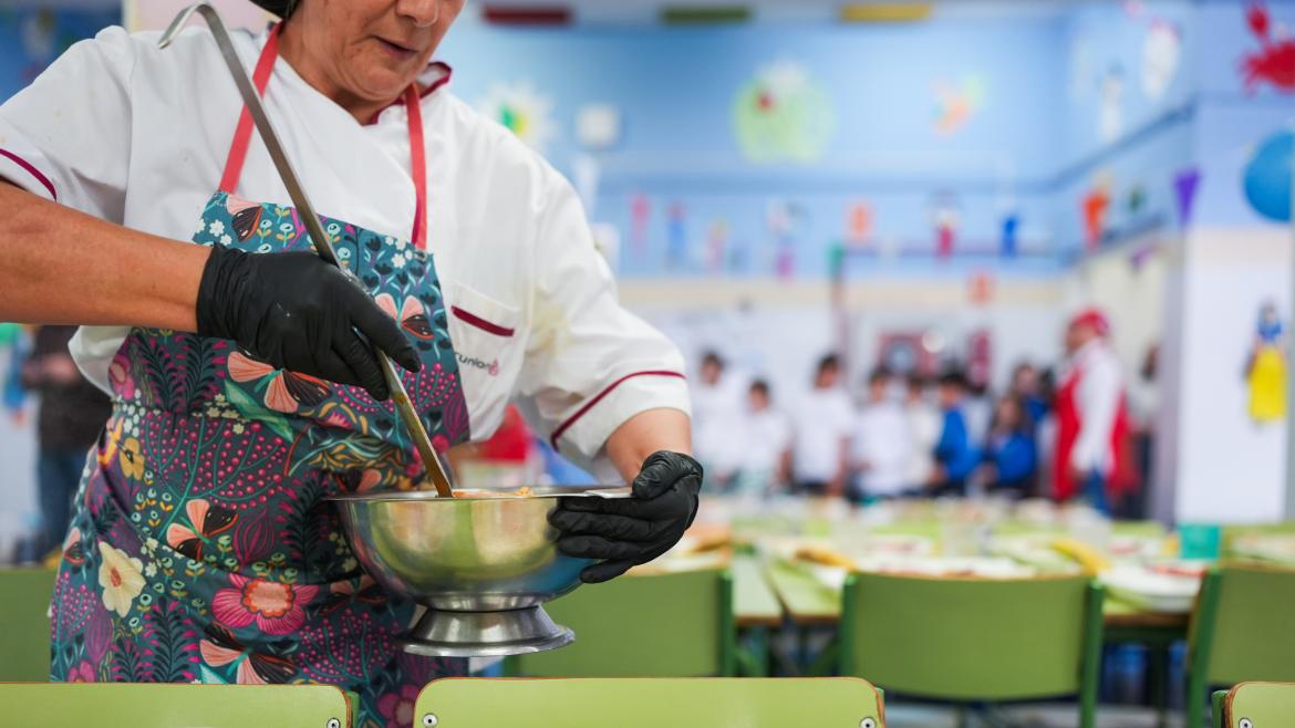 📚 La Comunidad de Madrid abre el segundo plazo de solicitud de becas comedor para este curso 2025/26.

✅ La documentación podrá presentarse hasta el 18 de noviembre y los beneficiarios obtendrán la ayuda concedida con efecto retroactivo.

+Info: c.madrid/h1kwe