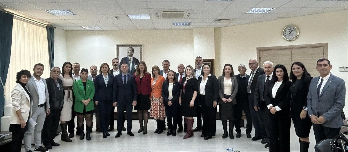 “19 Ekim Muhtarlar Günü”, Çiğli Cumhuriyet Meydanı’nda düzenlenen törenle kutlandı.
Kaymakamımız Sayın Fatih Görmüş, törenin ardından muhtarlarımızla bir araya gelerek günlerini kutladı.