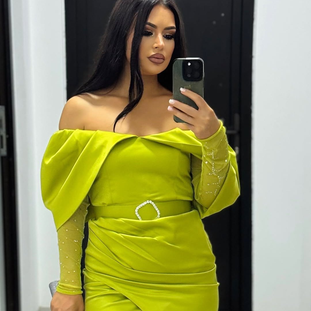 Another brand new day to go harder, let's spread love by following each other 💕💋