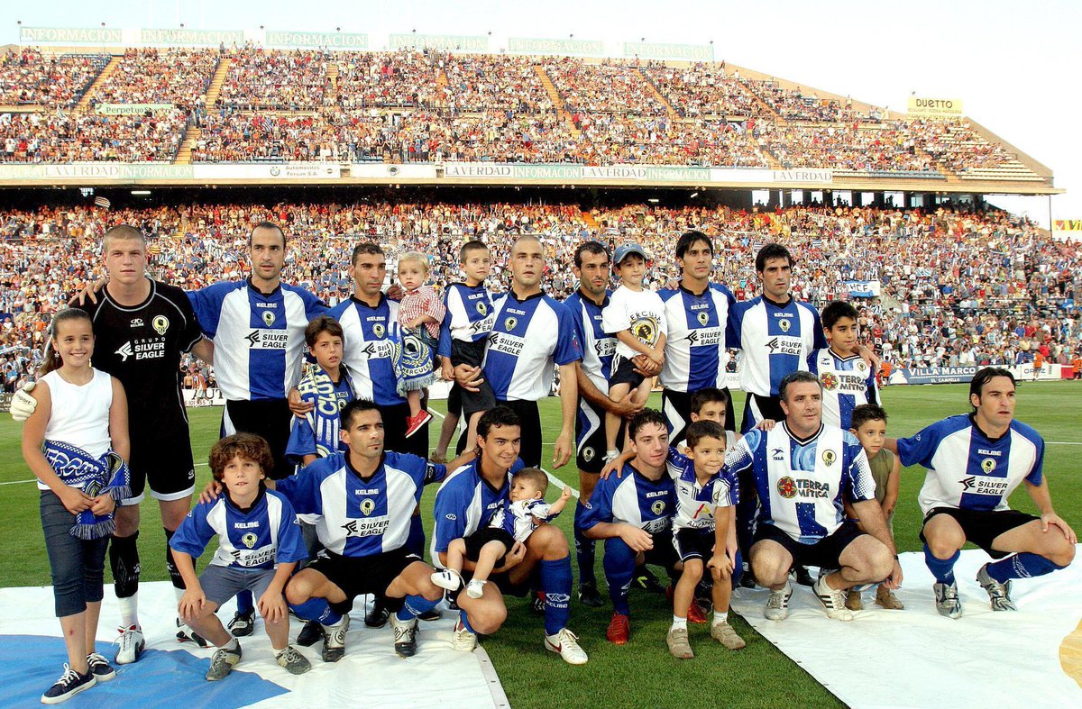 Un día como hoy de 1922, el Hércules C.F. comenzaba su andadura profesional. 103 años después sigue siendo símbolo y pasión de miles de alicantinos. 

Una pasión que, pese a la deriva institucional, cobra sentido gracias a su afición. 

¡Felices 103 años de historia! 💙🤍🖤