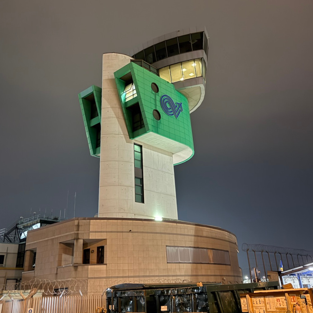 compasssecurity's tweet image. Heading to Cork for #Pwn2Own Ireland 🇮🇪. Watch the live draw at 15:00 (Swiss time) to see which target we’ll be taking on 👀🔗 linkedin.com/events/pwn2own…