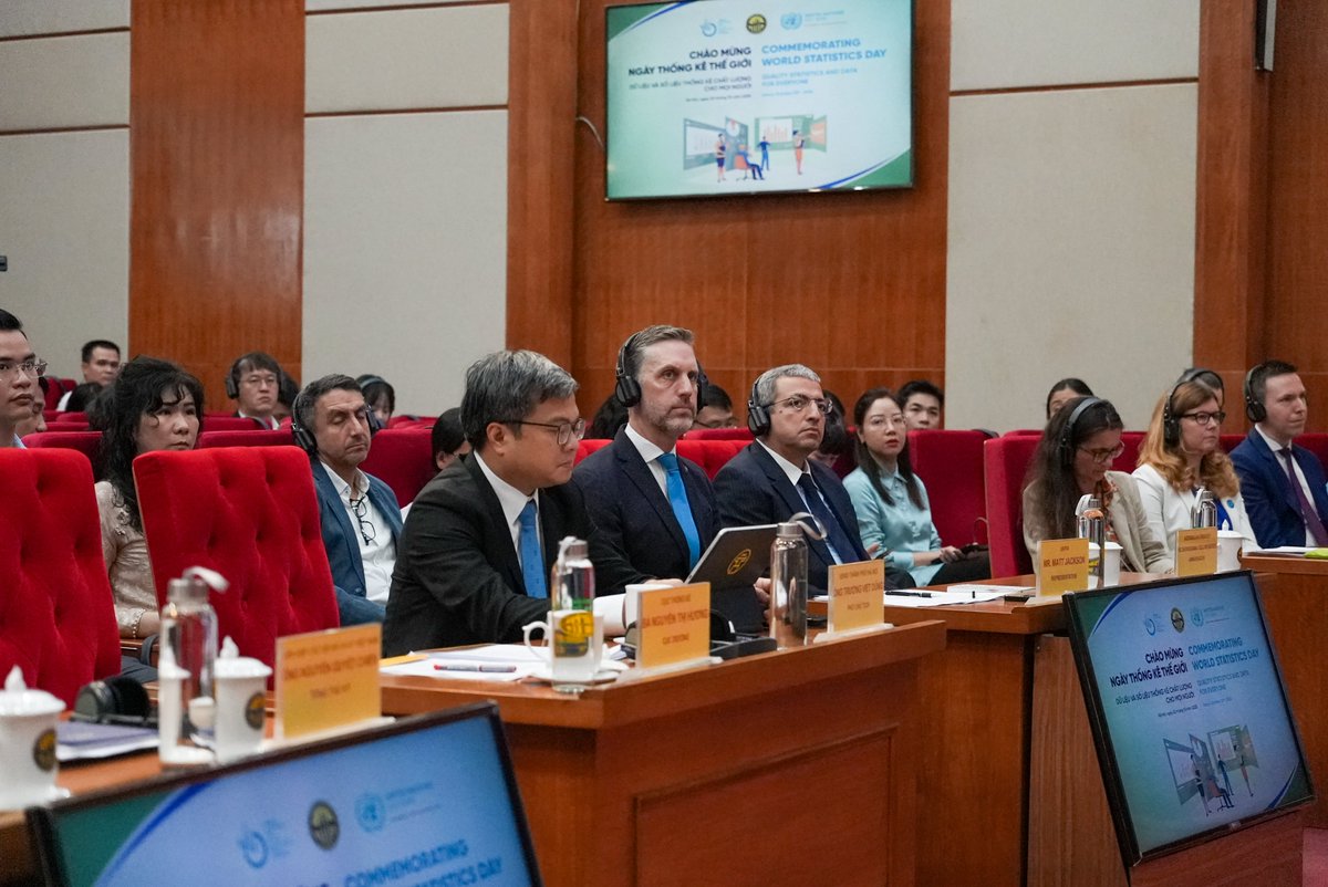 unfpa_vietnam's tweet image. The UN stands ready to deepen partnership with Viet Nam’s NSO to build a data ecosystem for sustainable development—empowering decision-makers and citizens alike. 🌍
Shared by UNFPA Viet Nam Rep. Matt Jackson on #WorldStatisticsDay. #SDGs #DataForDevelopment