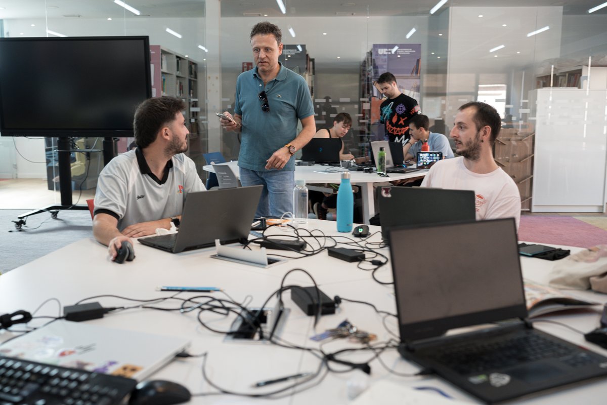 ¡El viernes y sábado los participantes de la VII #GameJamMadridCrea trabajaron duro en <a href="/udit_es/">UDIT</a>! 💪

Recordad que podéis participar online subiendo vuestro proyecto a <a href="/itchio/">itch.io</a> antes de las 23:59 del 26 de octubre. ¡Mucha suerte! 🍀

¡Toda la info aquí! 👇
itch.io/jam/game-jam-m…