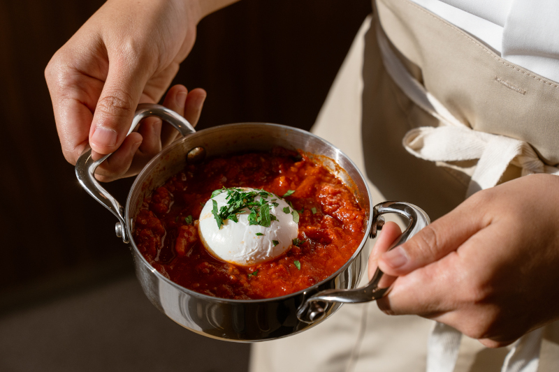 #Travel #Milano all #Hotel Calimala Milano, una nuova location dall’animo cosmopolita. Ed è stupenda, #golosa e gustosa la #Colazione #breakfast
#uovo in camicia con #salsa di #pomodoro speziata
#salsadipomodoro #uovoincamicia #cucinaitaliana  bluarte.it/arteturismo/ho…