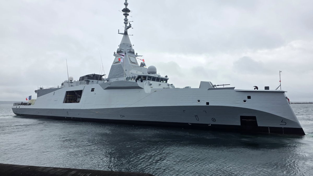 Defence 360° (@defence360) on Twitter photo 🇫🇷 <a href="/navalgroup/">Naval Group</a> delivered the first FDI multipurpose frigate, FDI Amiral Ronarc'h ordered by the 🇫🇷 <a href="/DGA/">Direction générale de l'armement 🇫🇷</a> on behalf of the 🇫🇷 <a href="/MarineNationale/">Marine nationale</a>. The FDI displaces 4,500 tonnes and measure 122 metre in lenght, for a top speed of 27 knots and a maximum endurance of 45 days. 🇫🇷 <a href="/navalgroup/">Naval Group</a> delivered the first FDI multipurpose frigate, FDI Amiral Ronarc'h ordered by the 🇫🇷 <a href="/DGA/">Direction générale de l'armement 🇫🇷</a> on behalf of the 🇫🇷 <a href="/MarineNationale/">Marine nationale</a>. The FDI displaces 4,500 tonnes and measure 122 metre in lenght, for a top speed of 27 knots and a maximum endurance of 45 days.