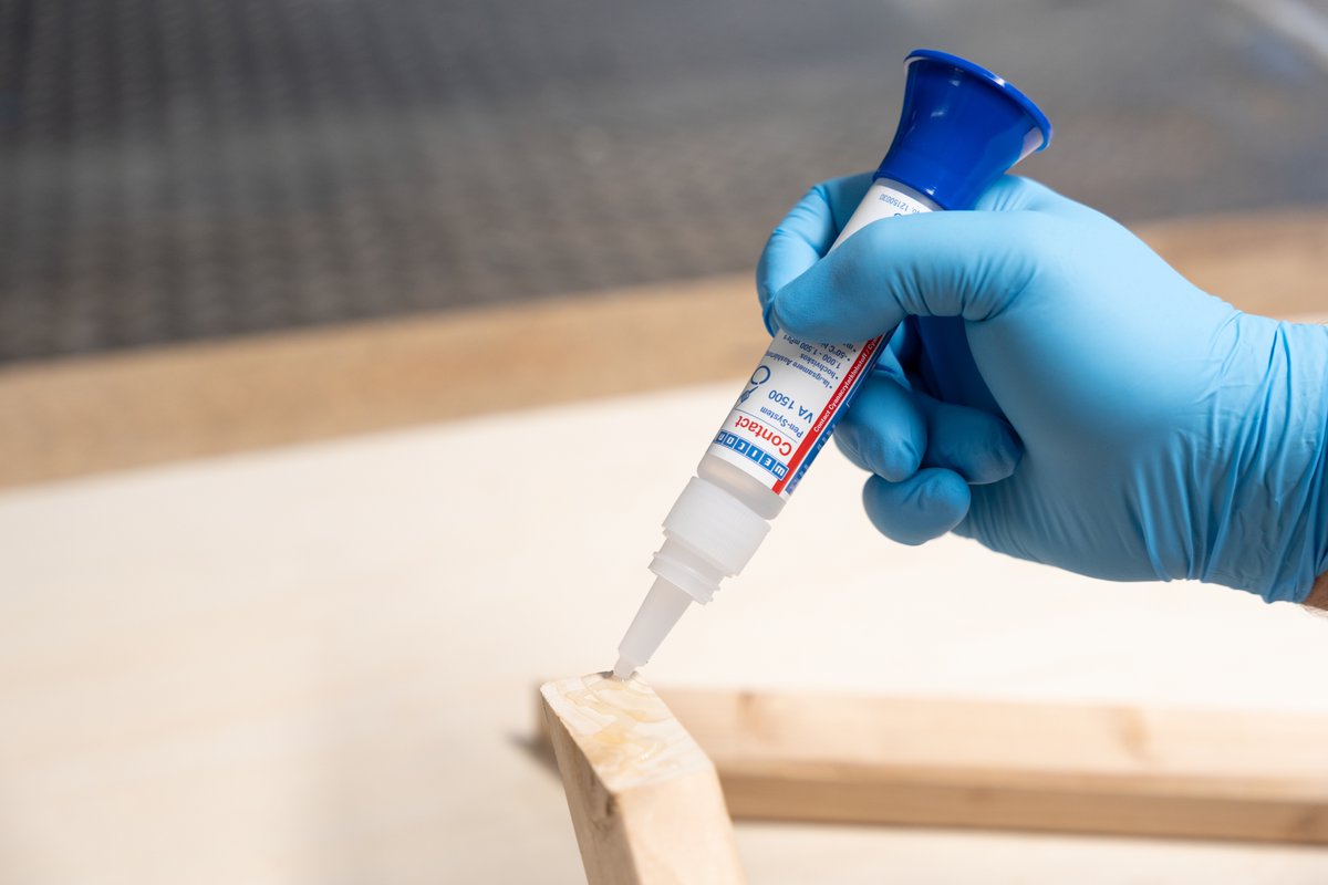 Need to glue wood quickly? You can do it in seconds with our instant adhesive WEICON VA 1500!

Schnell Holz verkleben? Das geht in Sekundenschnelle mit unserem Sekundenklebstoff WEICON VA 1500!

#weicon #adhesives #instantadhesive #repair #industry