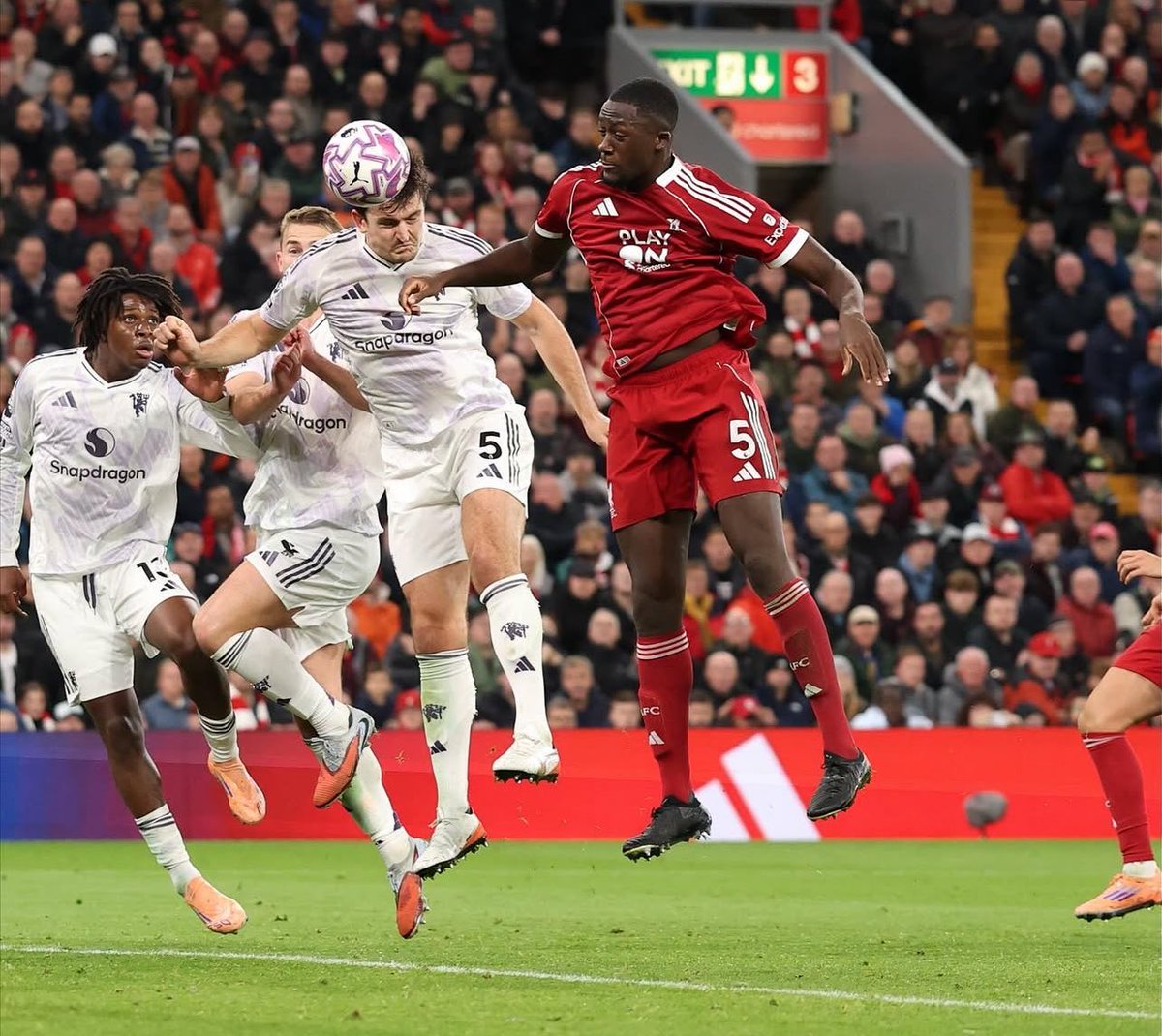 Happy Monday <a href="/ManUtd/">Manchester United</a> <a href="/HarryMaguire93/">Harry Maguire</a> you’ve made me happy. C’mon Utd