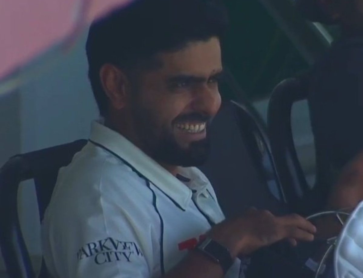 itzsecondself's tweet image. 75 innings for Babar Azam Now without scoring an Intl century, dismissed today for 16 runs.
Last 15 Innings at Home Tests
24, 27, 0, 22, 31, 11, 30, 5, 8, 5, 1, 31, 23, 42, 16
Avg: 18.40 || 0 50s
(@Shebas_10dulkar )
