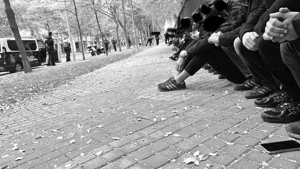 ULTRASGIJON's tweet image. Ayer, un centenar de sportinguistas fueron privados de alentar a nuestro equipo en pucela sin motivo alguno.

Ningún abuso policial nos hará callar ni cambiar, y por supuesto no vamos a permitir que se perpetren estos atropellos ilegales sin que pase nada.
SIEMPRE SPORTING. #UB45