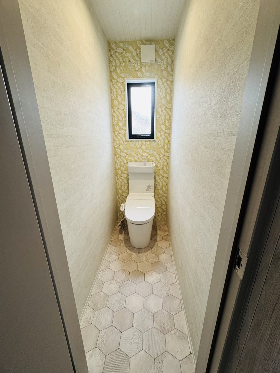 随分と行ってなかった戸建新築の現場、建物は完成済み❗️
小粒だけどええ感じに仕上がったな〜✨