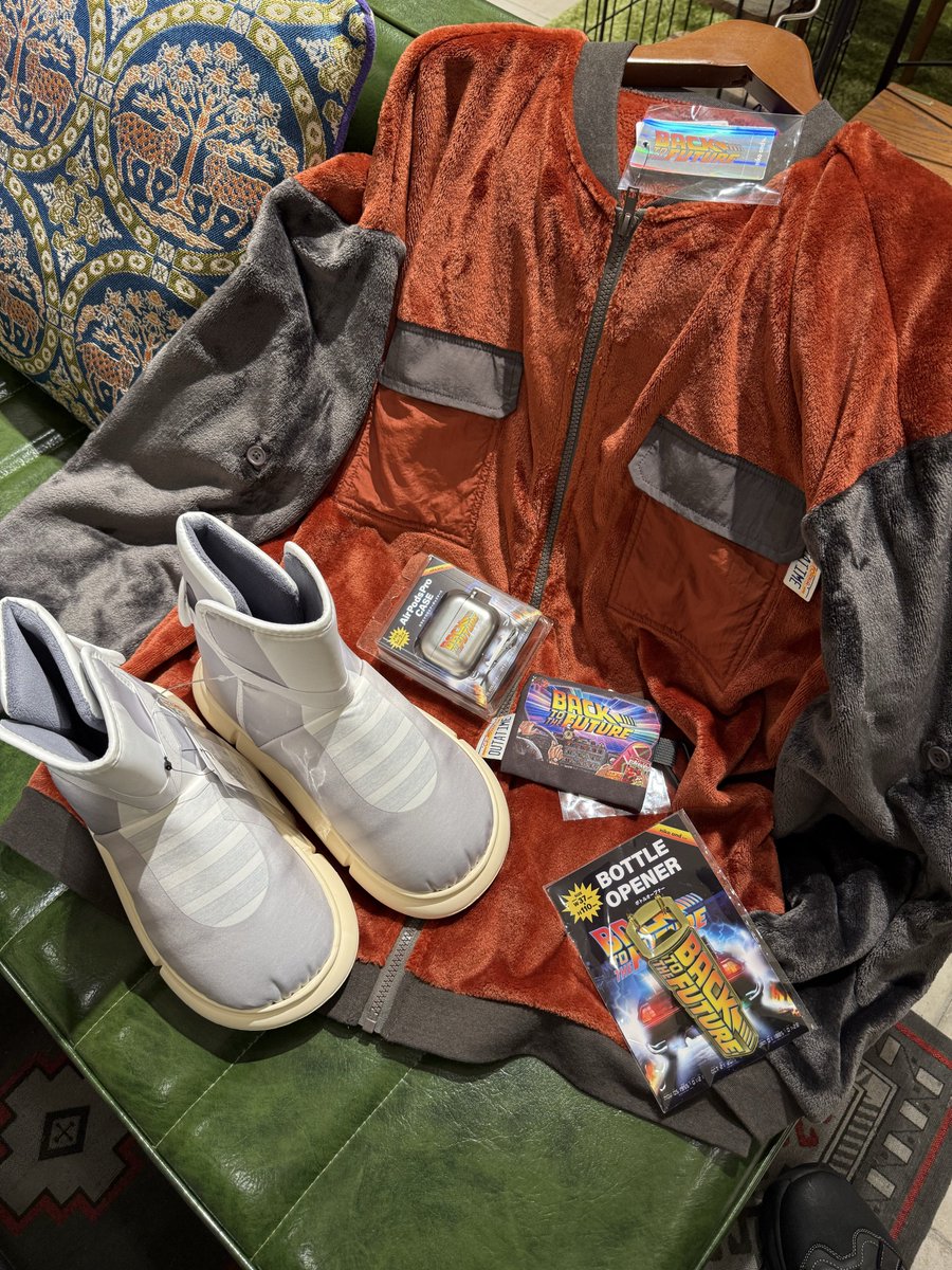 niko and…のバックトゥザフューチャーコラボどんな感じか見に行っただけなのに気付いたら買っていた…

Great Scott…