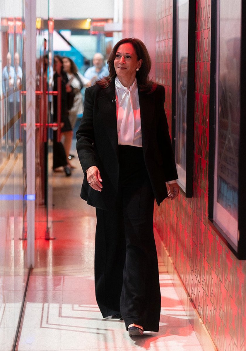 madampolitick's tweet image. Happy birthday to the woman who should be president right now✨