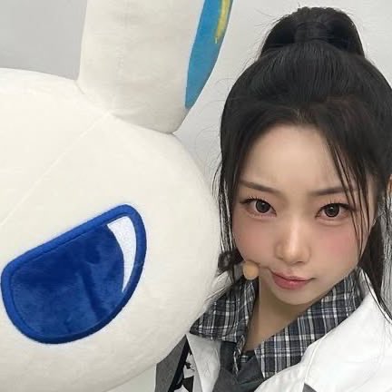 음기처녀커신
y2k댄스부언니
대학교선배
짱구

이게 다 한사람이라고?? 김나현 너 재능있어