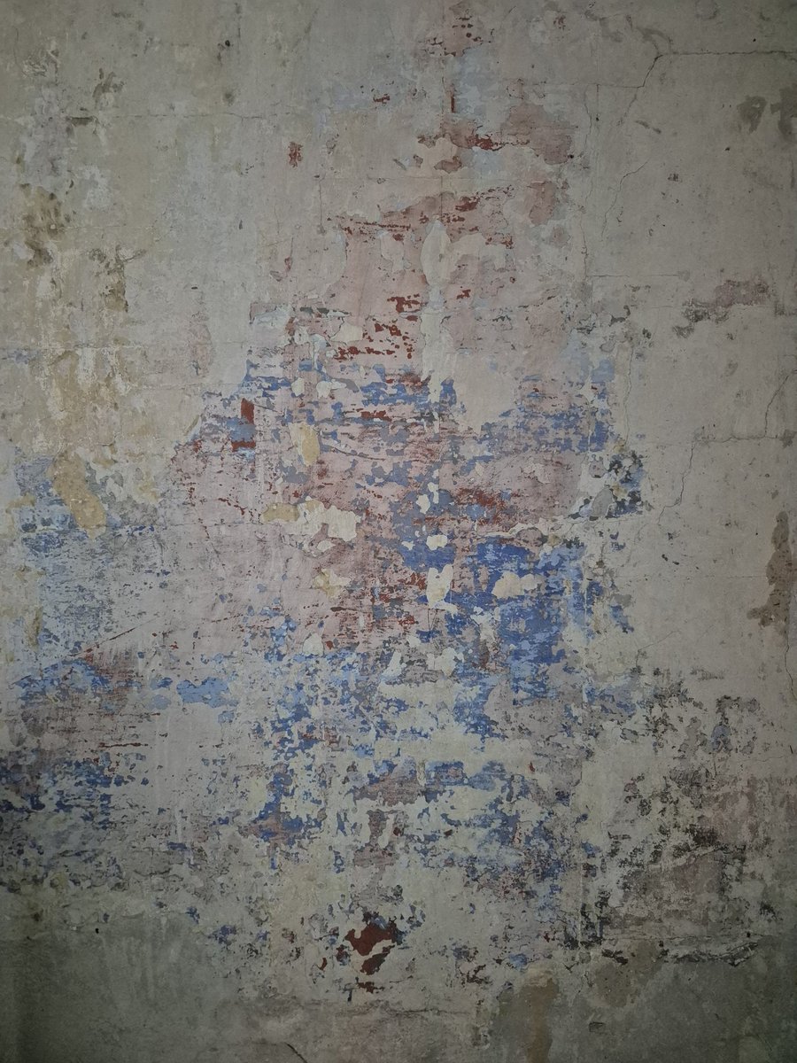 sally_bromley's tweet image. Our fisherman's cottage dates from 1727. We've been decorating room by room &amp;amp; I love peeling away the layers to discover a palimpsest of coloured plaster, paint &amp;amp; wall paper. From census info dating from 1840, we know who lived &amp;amp; died here.
#amwriting #cottage #wholivedherebefore