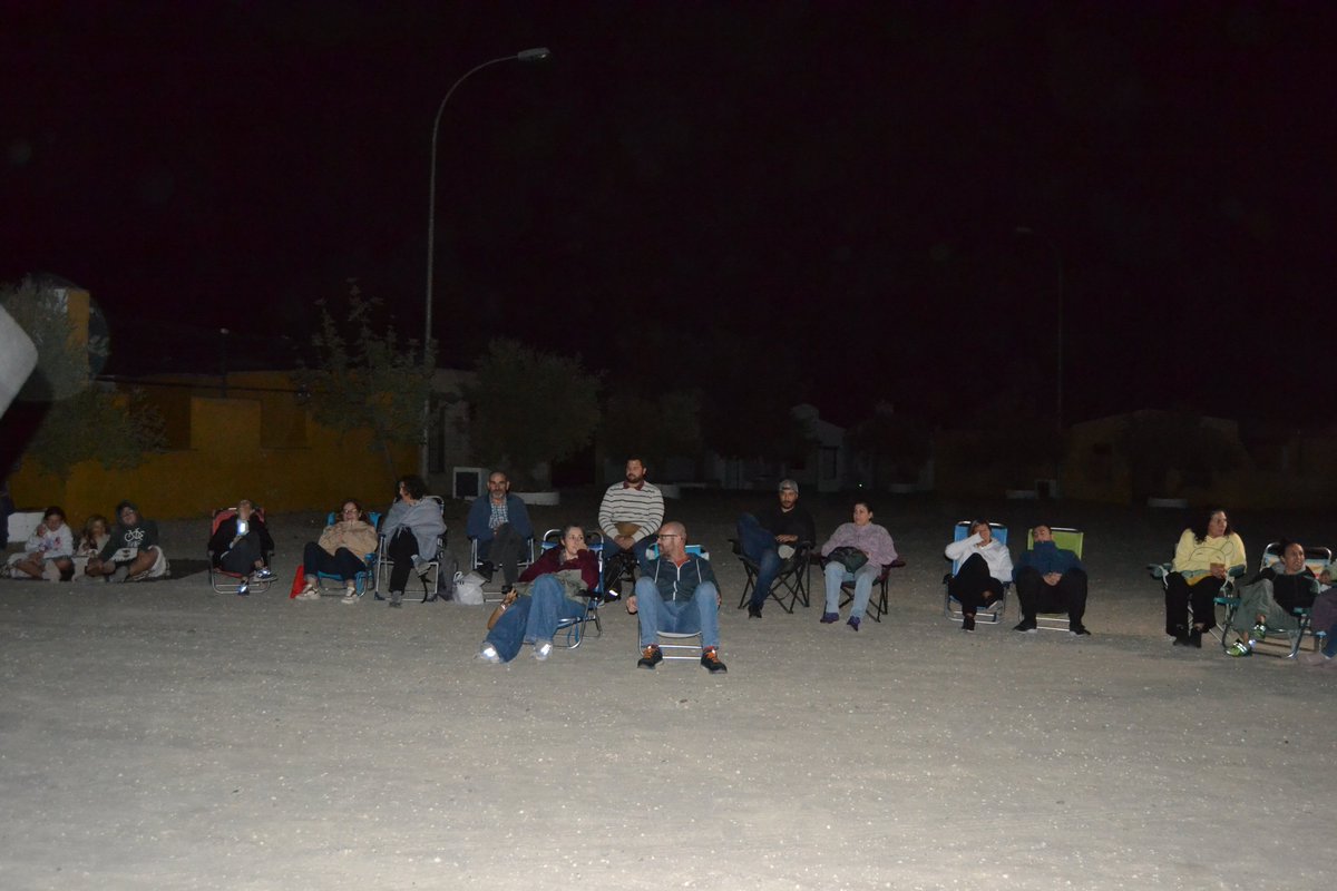 El pasado viernes tuvo lugar la actividad patrocinada por Prodomasa “Observación de estrellas” en el Llano de la Ermita con la participación de medio centenar de personas. 
Esta actividad ha sido organizada por el área de Medio Ambiente y patrocinada por Prodomasa