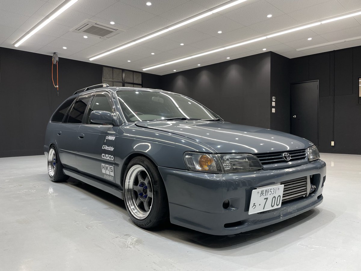 ok700's tweet photo. 先輩んとこで洗車したら「写真とってけやー」つて、ブースの中で撮ったらカロゴンめっちゃ！！！モリモリに盛れたな（笑） https://t.co/3PShDe9Ah6