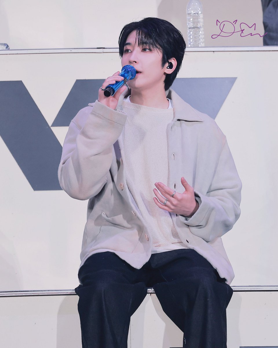 istaryu9696's tweet photo. #๐โโฌ #D201 #D_439
๐ค
-20250321 SEVENTEEN in Carat Land
#seventeen #svt #์ธ๋ธํด #wonwoo #์์ฐ #beanie #์ ์์ฐ #ใฆใฉใ https://t.co/Lvc02qcNG9