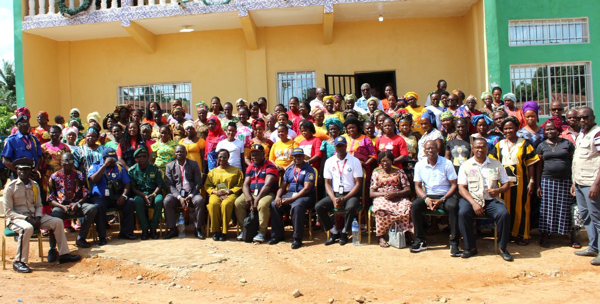 liberia_revenue's tweet photo. The LRA joins the MRU and AfDB-funded BI-BEST Project to train and empower women traders along the Liberia–Sierra Leone border, promoting inclusive trade and gender equality. 
#WomenInTrade #LRACustoms #MRUTradeFacilitation #MovingToBillions https://t.co/w8qnVBfyvl