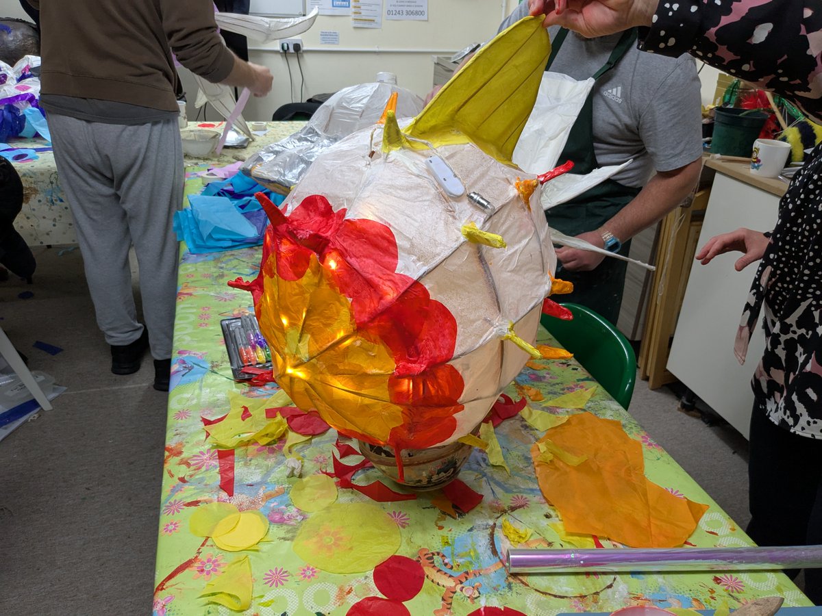 Some photos from our Willow Sculpture course today. We used natural willow and tissue paper to create fish props and lanterns! 🐠🏮
Looks fun? Join a free taster session this week and try out some craft skills. Find out more: t.ly/9hAAF
#bognor #art #creative #fun