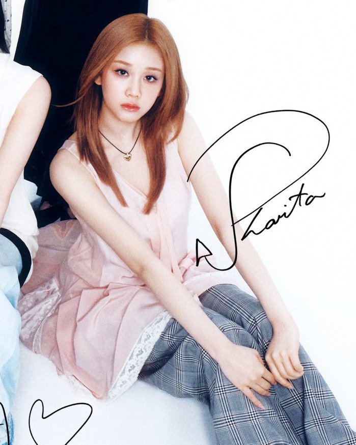 divinepharita's tweet image. BLACK                                   PINK

#PHARITA