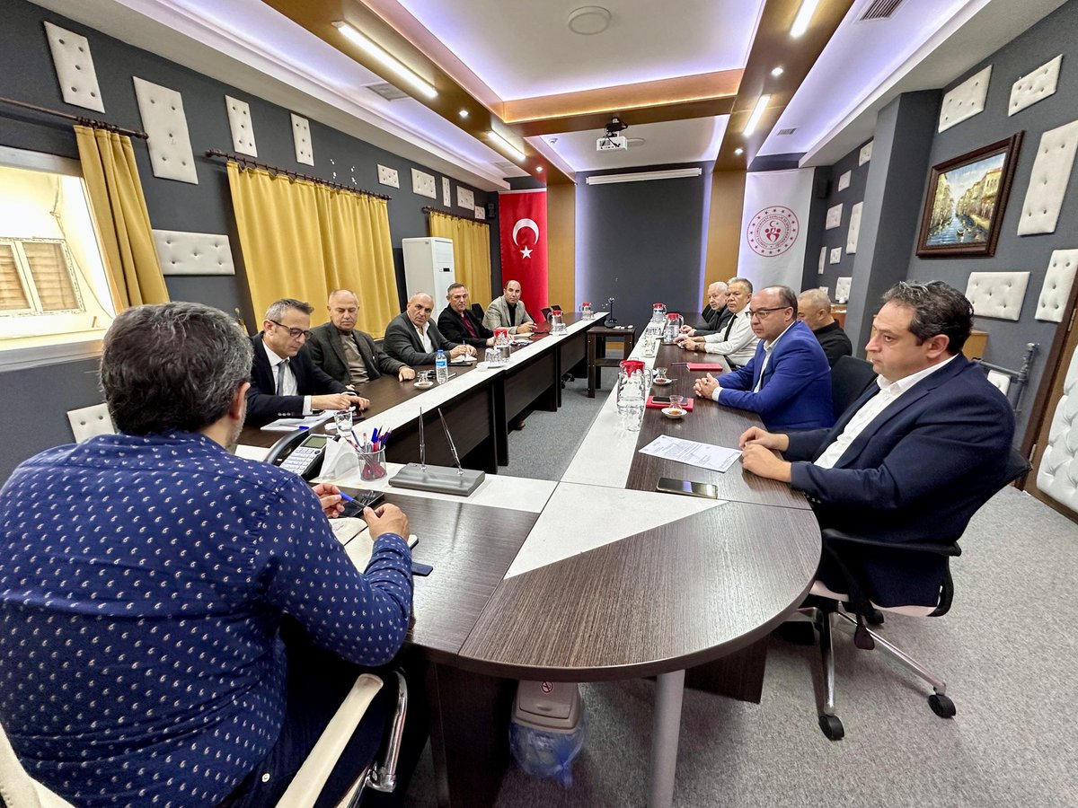 Müdürümüz Hasan Kalın, Şube Müdürlerimizle birlikte haftalık koordinasyon toplantısını gerçekleştirdi.
@oa_bak
<a href="/gencliksporbak/">Gençlik ve Spor Bakanlığı 🇹🇷</a>