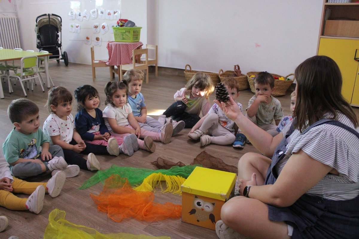colsantpau's tweet image. LLAR | Today Gegants joined in with the Autumn mystery box and Autumn songs 🍂🌰🍄🍁🎵🎶
#JoSocdelSantPau #Llar