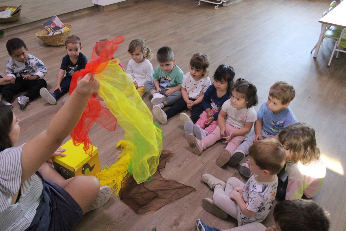 colsantpau's tweet image. LLAR | Today Gegants joined in with the Autumn mystery box and Autumn songs 🍂🌰🍄🍁🎵🎶
#JoSocdelSantPau #Llar