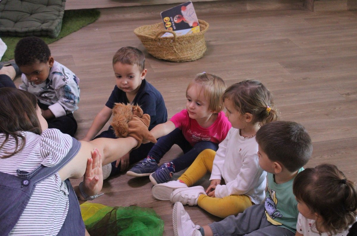 colsantpau's tweet image. LLAR | Today Gegants joined in with the Autumn mystery box and Autumn songs 🍂🌰🍄🍁🎵🎶
#JoSocdelSantPau #Llar