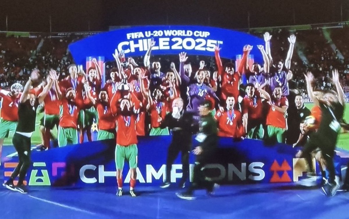 أجمل التهاني والتبريكات للمملكة المغربية، ملكاً وحكومة وشعباً، بمناسبة الإنجاز الرياضي التاريخي الذي حققه شباب المغرب بفوزهم بكأس العالم للشباب تحت سن العشرين ٢٠٢٥.. فوز مستحق ومشرف يضم إلى إنجازات المغرب الشقيق.