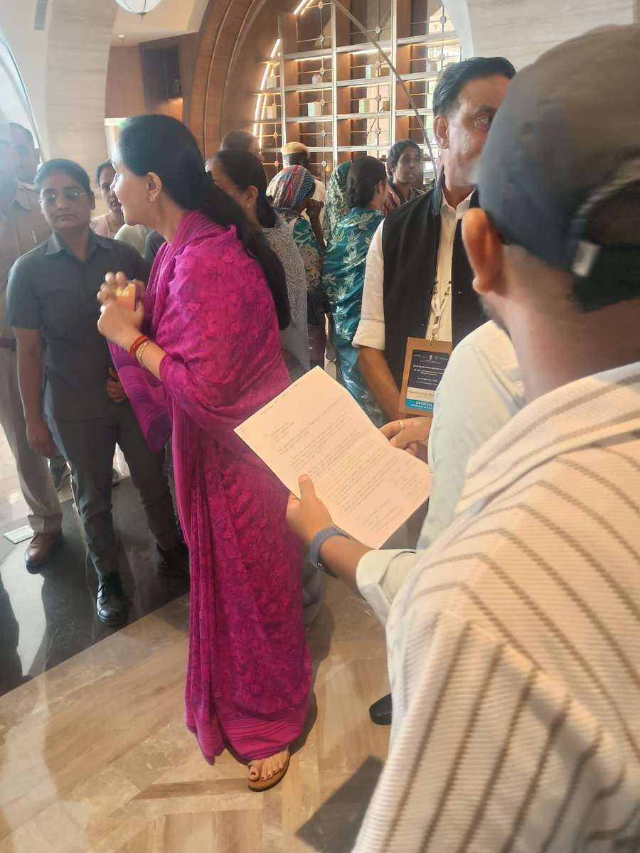 लाइब्रेरियन ग्रेड 3 पद वृद्धि की फाइल वित्त विभाग पहुंच चुकी है। 
माननीय श्री <a href="/KumariDiya/">Diya Kumari</a> जी निवेदन है की फाइल को वित्तीय स्वीकृति प्रदान कर हजारों लाइब्रेरियन बेरोजगारो को दीपावली के अवसर पर खुशियां दे।🙏
<a href="/Rockyjaat01/">rockyjaat bikaneri01</a> 
<a href="/Sunil_Merta2311/">Sunil नागौरी </a> 
<a href="/tada_shobhit/">shobhit tada</a> 
<a href="/omg_tard30156/">OM @ TARD</a>