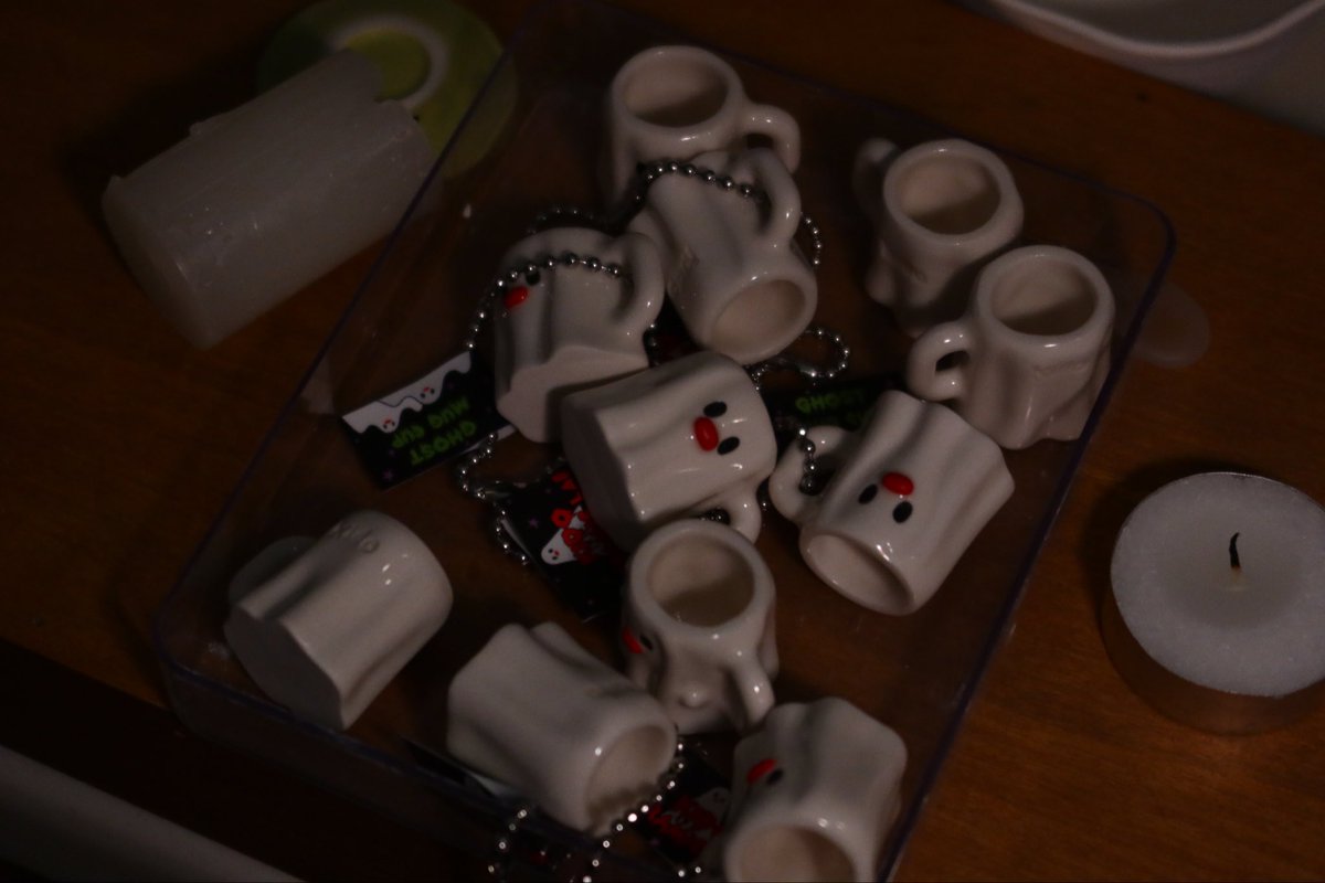 실험실에서 사라진 유령들!
그들은 어디로 간 걸 까요…👻

수상한 유령들의 행방은
이번주 수요일에 공개됩니다🔎!