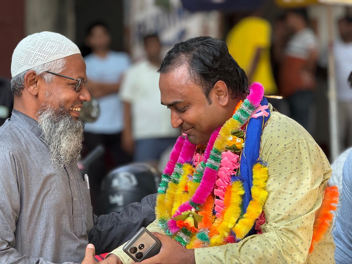 MehdiHa67774942's tweet image. अल्हम्दुलिल्लाह! नामांकन पत्र दाखिल करने के बाद बलरामपुर–बारसोई की जनता और AIMIM से मोहब्बत करने वालों ने जिस तरह अपनी दुआओं, मोहब्बत और समर्थन से हमें नवाज़ा, उसके लिए मैं दिल से सभी साथियों का शुक्रिया अदा करता हूँ

@AadilHasanAdv1 @aimim_national #Spokesperson 

#aimim #aimim