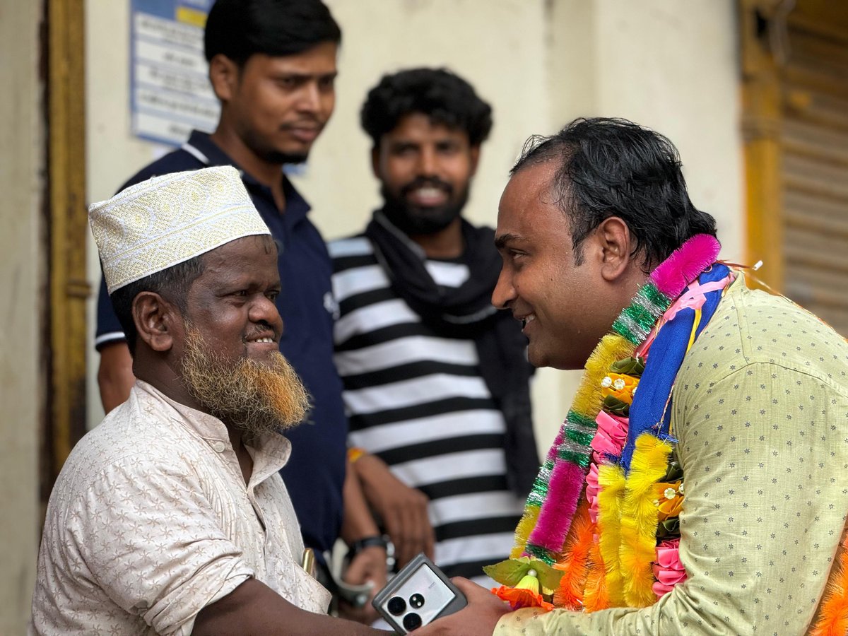 MehdiHa67774942's tweet image. अल्हम्दुलिल्लाह! नामांकन पत्र दाखिल करने के बाद बलरामपुर–बारसोई की जनता और AIMIM से मोहब्बत करने वालों ने जिस तरह अपनी दुआओं, मोहब्बत और समर्थन से हमें नवाज़ा, उसके लिए मैं दिल से सभी साथियों का शुक्रिया अदा करता हूँ

@AadilHasanAdv1 @aimim_national #Spokesperson 

#aimim #aimim