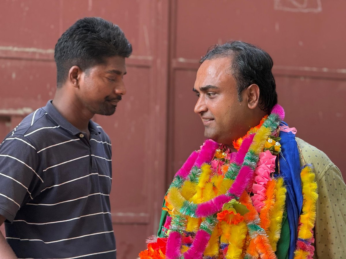 MehdiHa67774942's tweet image. अल्हम्दुलिल्लाह! नामांकन पत्र दाखिल करने के बाद बलरामपुर–बारसोई की जनता और AIMIM से मोहब्बत करने वालों ने जिस तरह अपनी दुआओं, मोहब्बत और समर्थन से हमें नवाज़ा, उसके लिए मैं दिल से सभी साथियों का शुक्रिया अदा करता हूँ

@AadilHasanAdv1 @aimim_national #Spokesperson 

#aimim #aimim